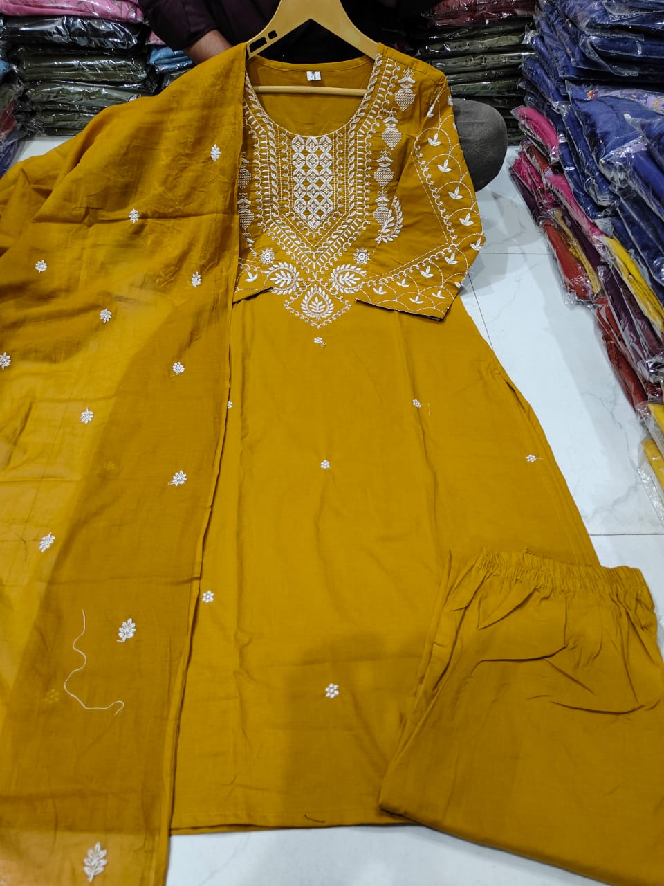 Strength kurta style.. 💐