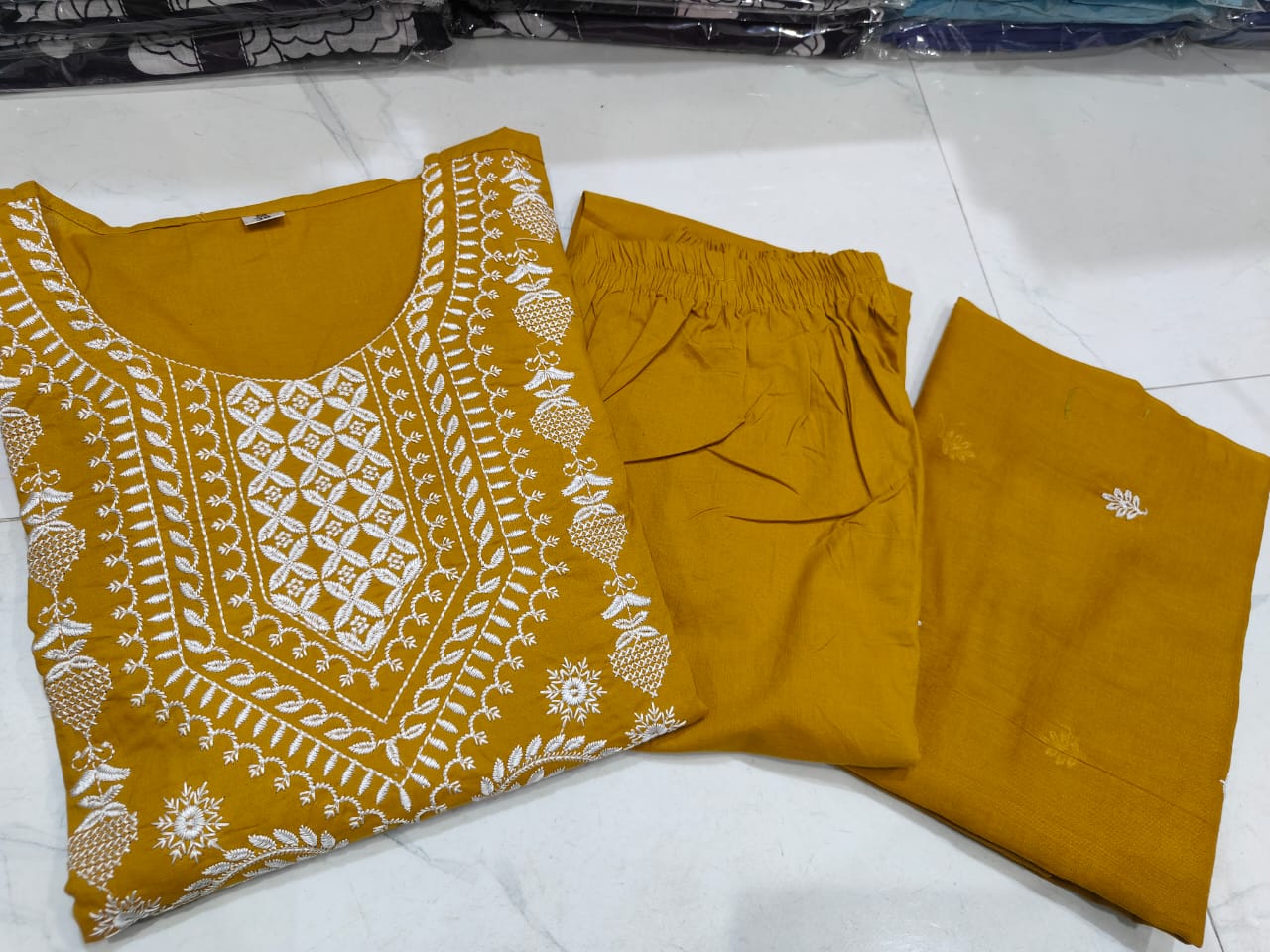 Strength kurta style.. 💐